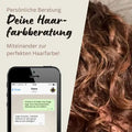 Persönliche Haarfarbberatung Anzeige mit Handy-Chat und braunen Locken, perfekte Haarfarbe